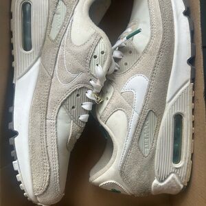 Nike air max 90 SE DBO636-100 size 8.5